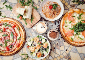 Itāļu kafija un uzkodas