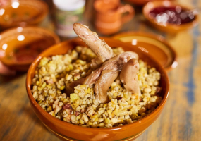 Plius Geltonas Baras