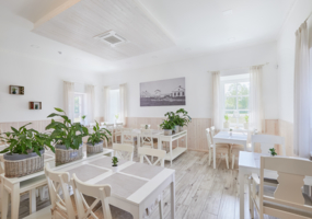 Kavinė – Motelis “Arklių pašto stotis”