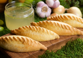 Senoji kibininė autoparduotuvė